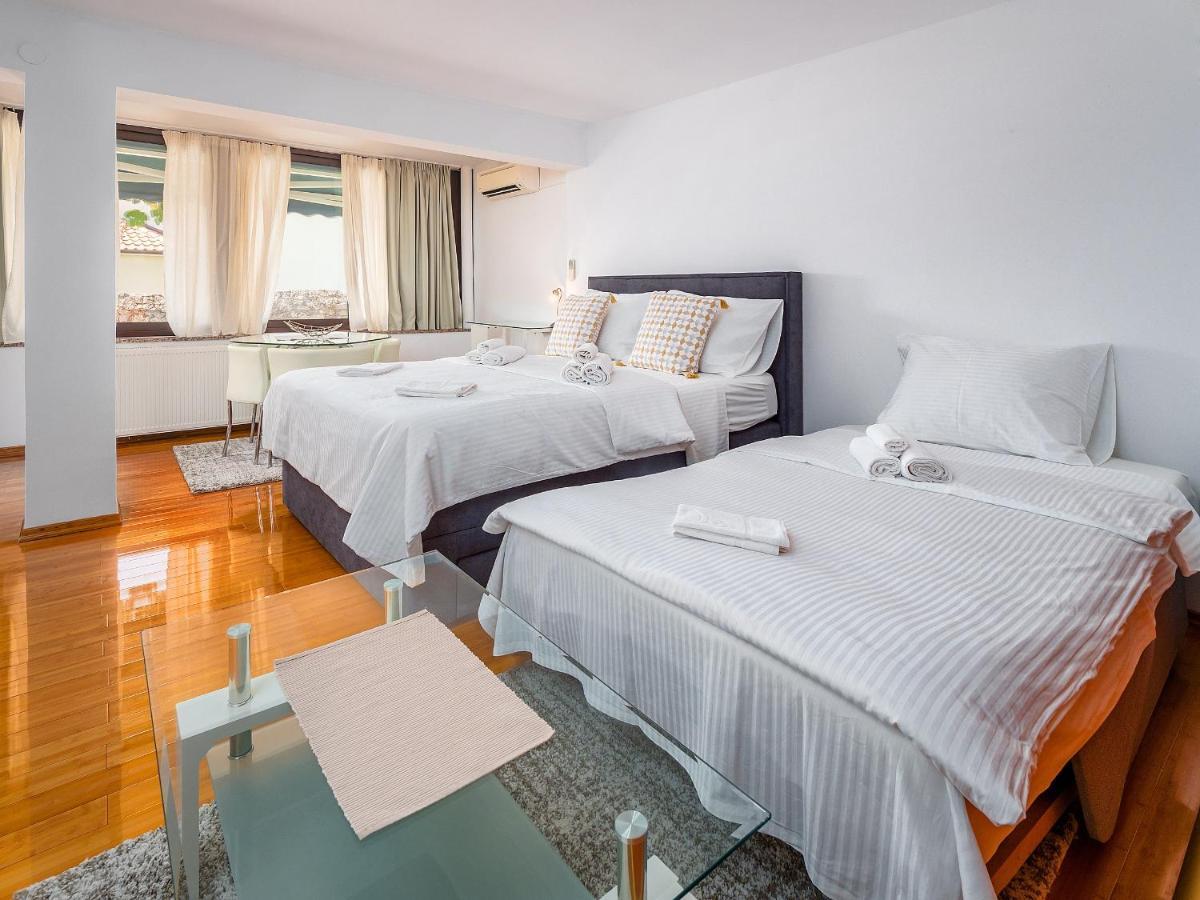 Studio Apartment "Kalina" 550 M From Sea 里耶卡 外观 照片