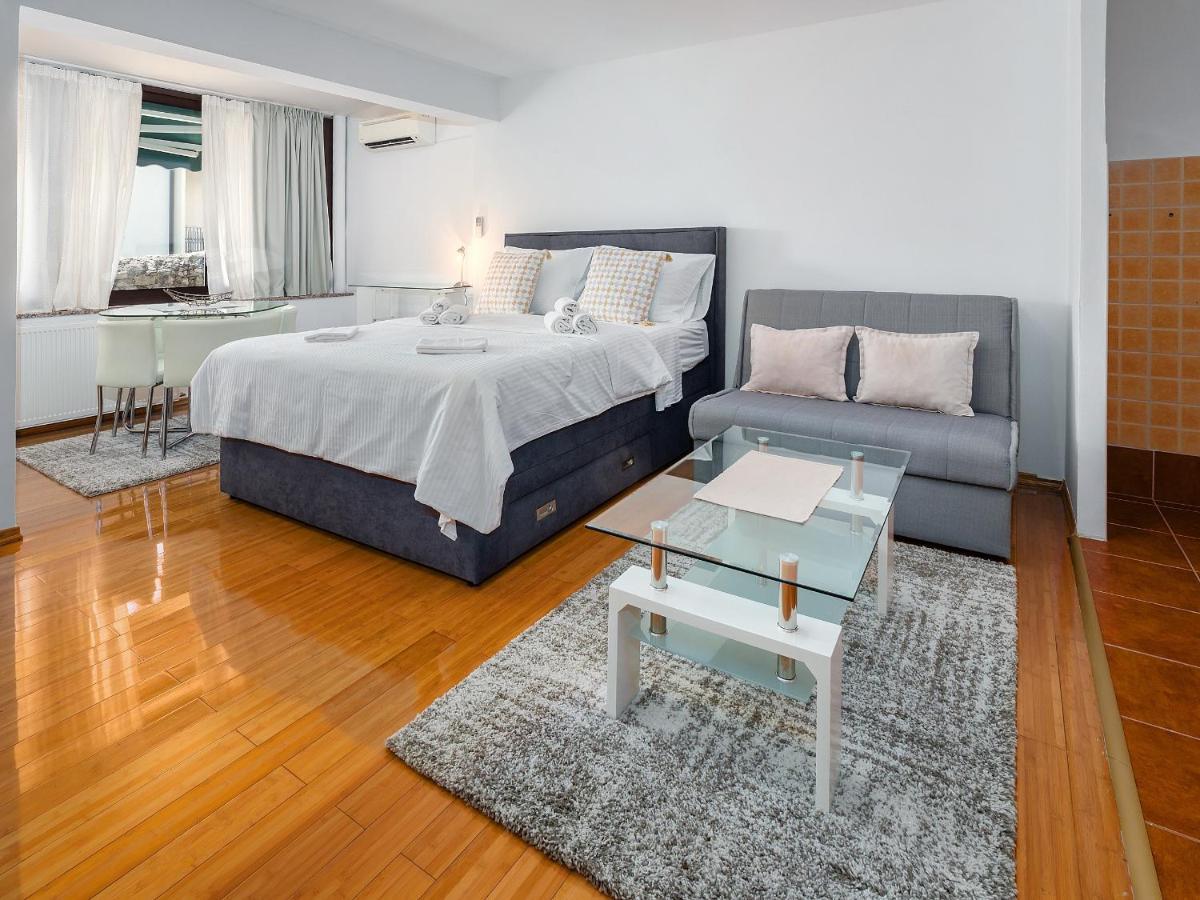 Studio Apartment "Kalina" 550 M From Sea 里耶卡 外观 照片