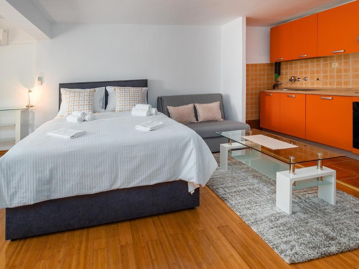 Studio Apartment "Kalina" 550 M From Sea 里耶卡 外观 照片