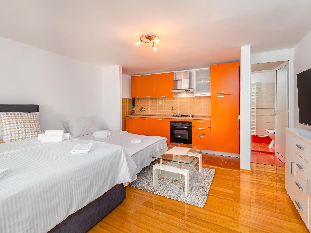 Studio Apartment "Kalina" 550 M From Sea 里耶卡 外观 照片